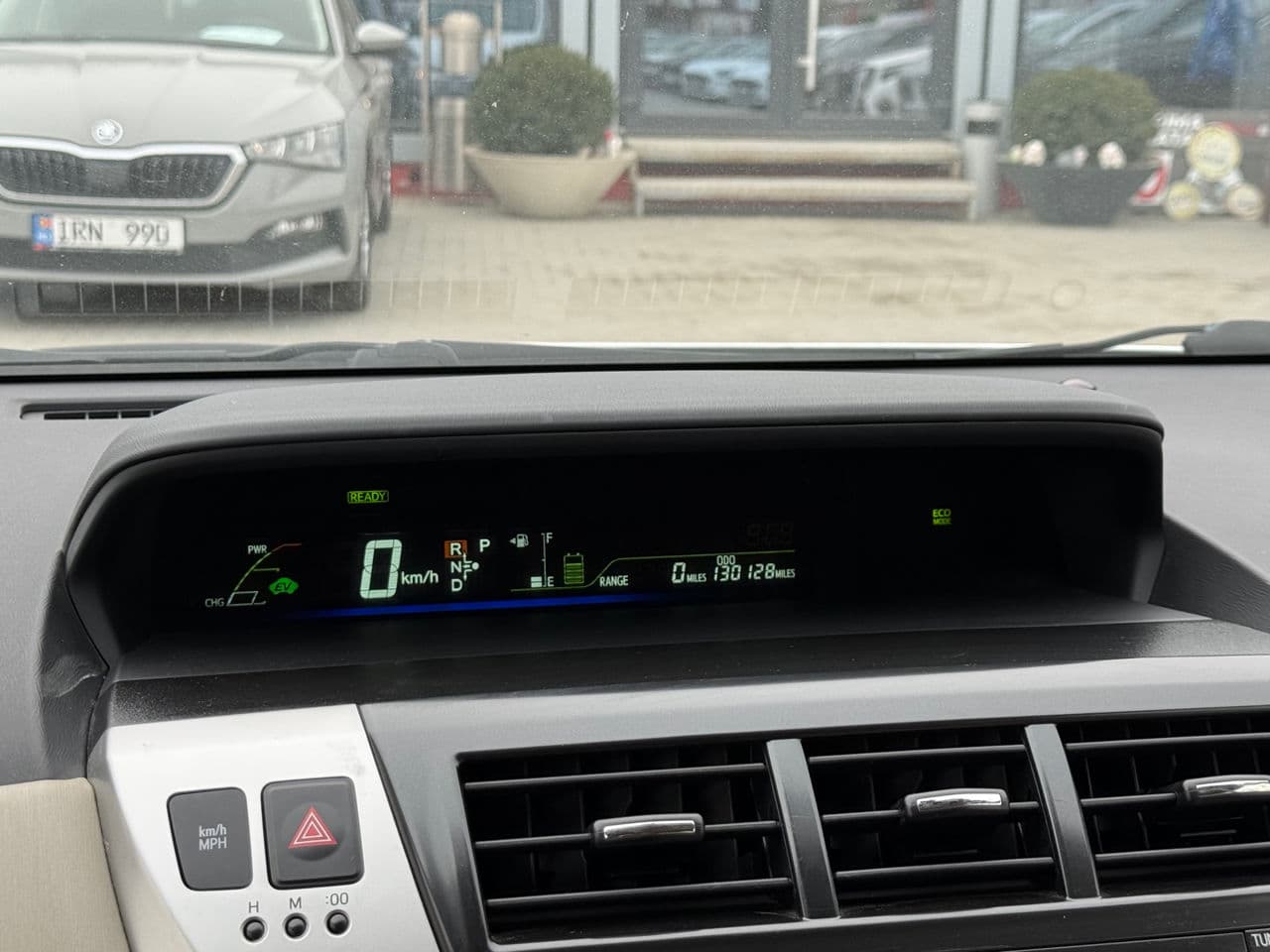 2014 Toyota Prius Plus / V — Miniatură 11