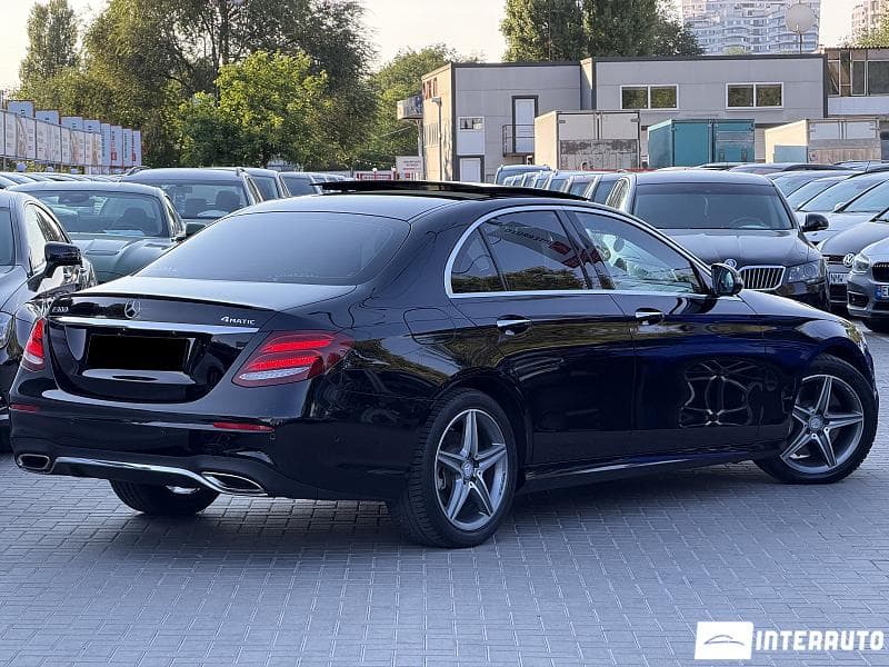 2017 Mercedes E 300 — Miniatură 4