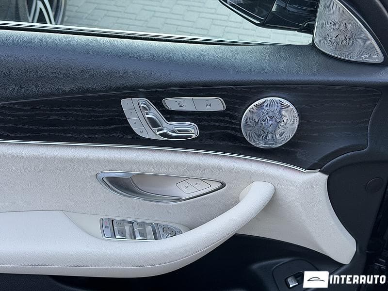 2017 Mercedes E 300 — Miniatură 16