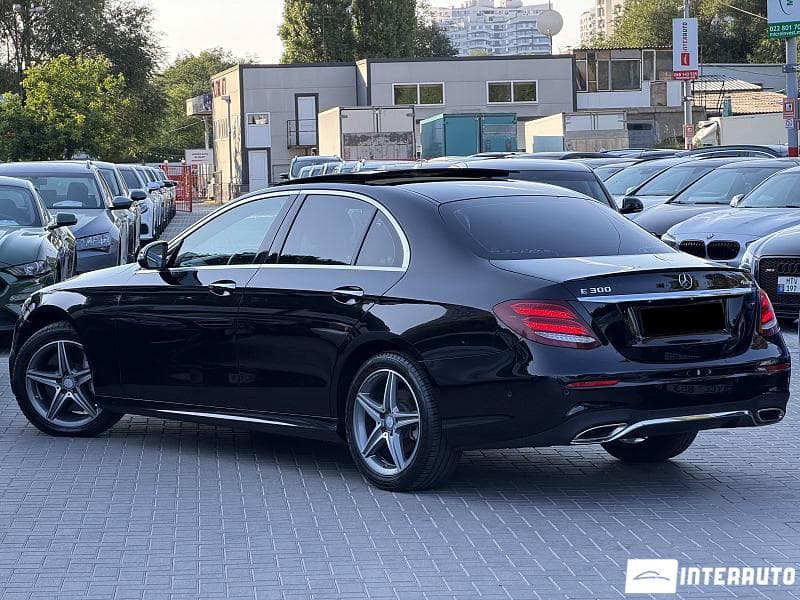 2017 Mercedes E 300 — Miniatură 2