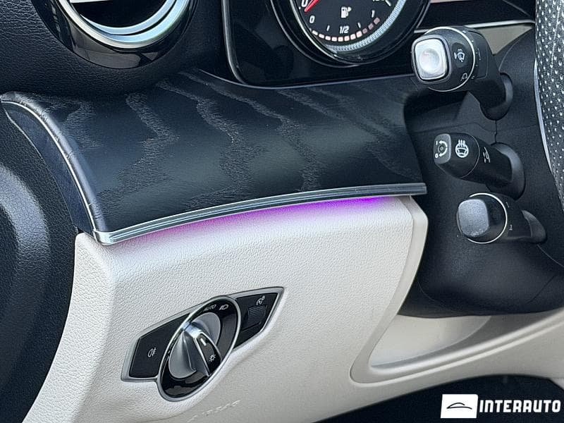 2017 Mercedes E 300 — Miniatură 10