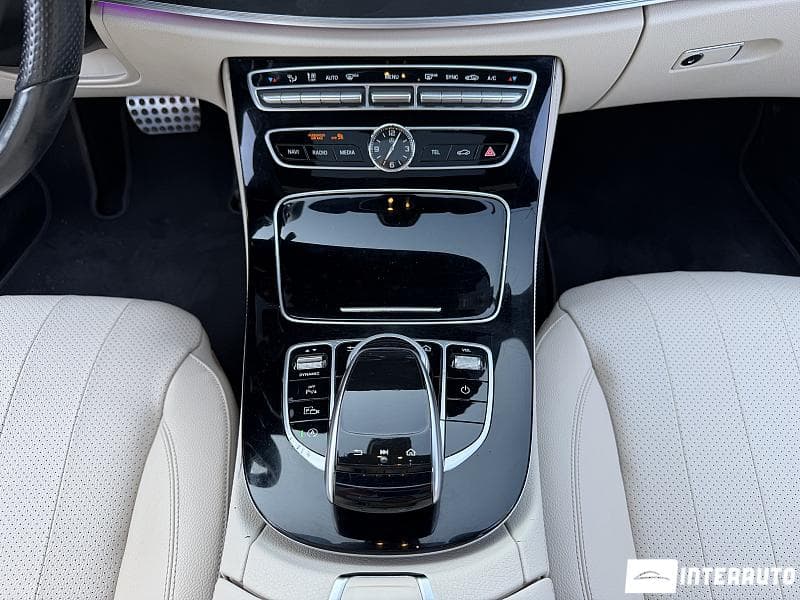 2017 Mercedes E 300 — Miniatură 15