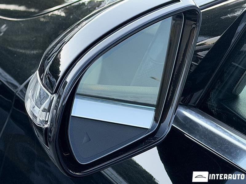 2017 Mercedes E 300 — Miniatură 18