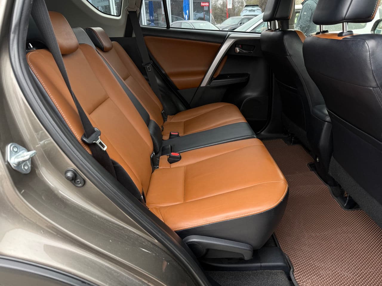 2016 Toyota Rav-4 — Miniatură 20
