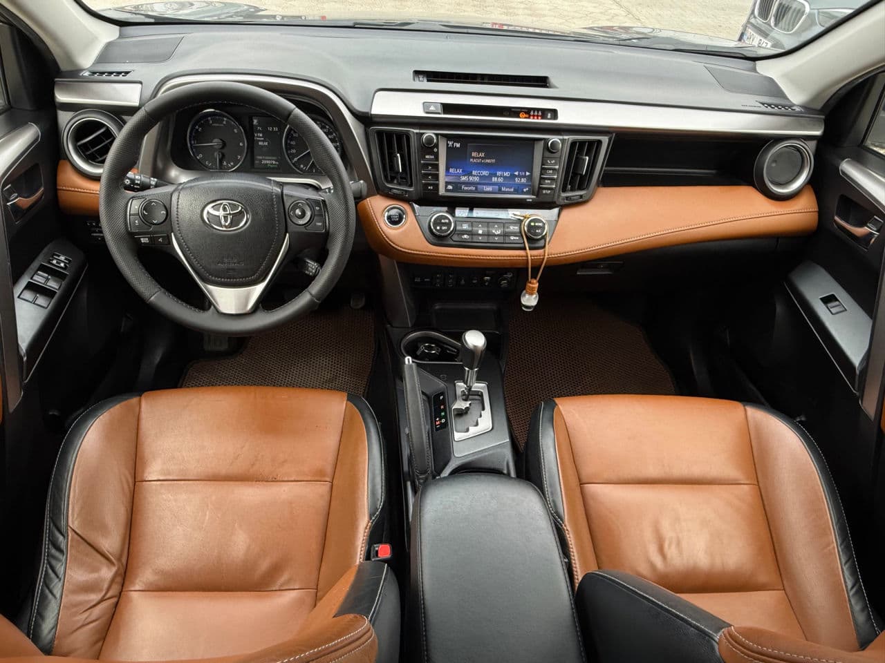 2016 Toyota Rav-4 — Miniatură 8
