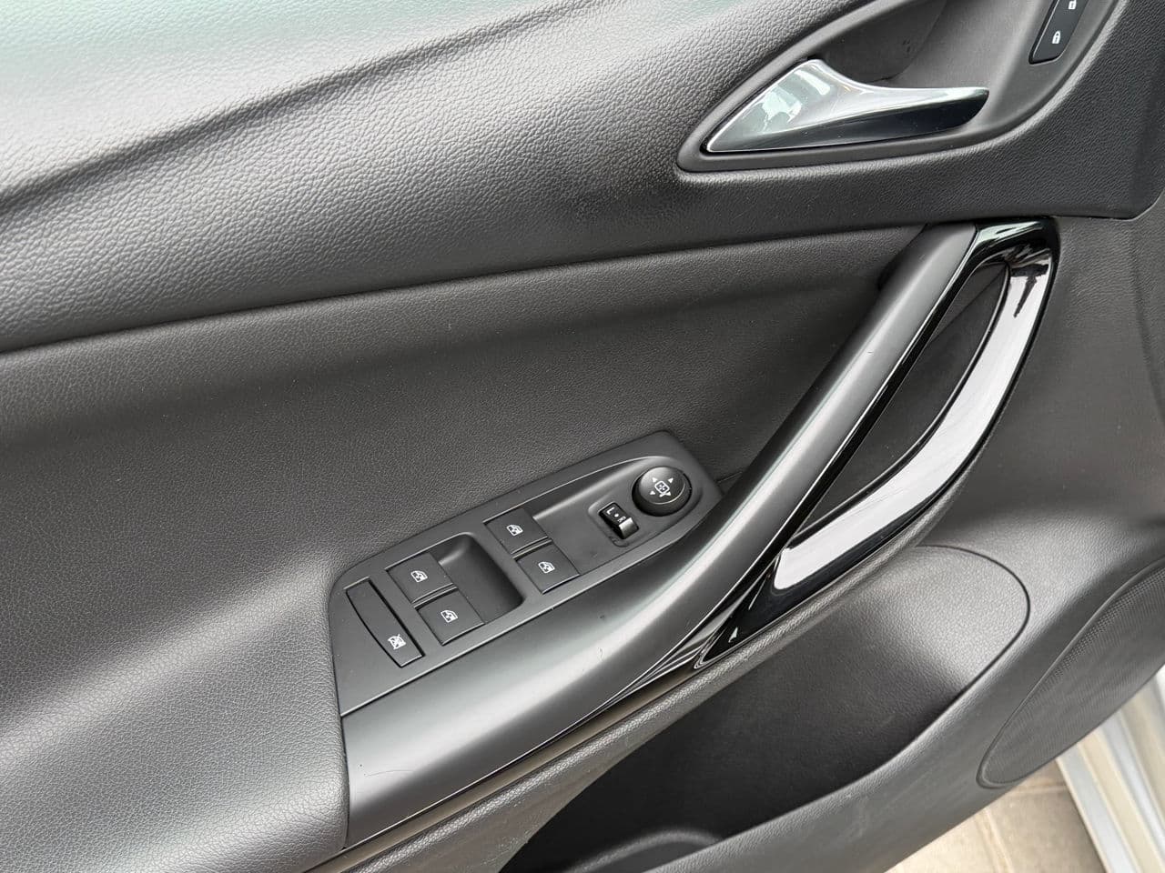 2021 Opel Astra — Miniatură 6