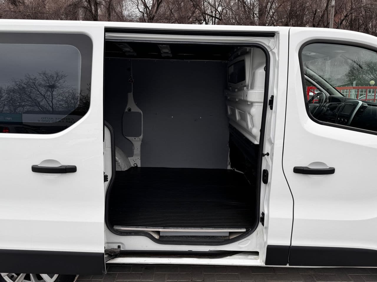 2020 Renault Trafic — Miniatură 8