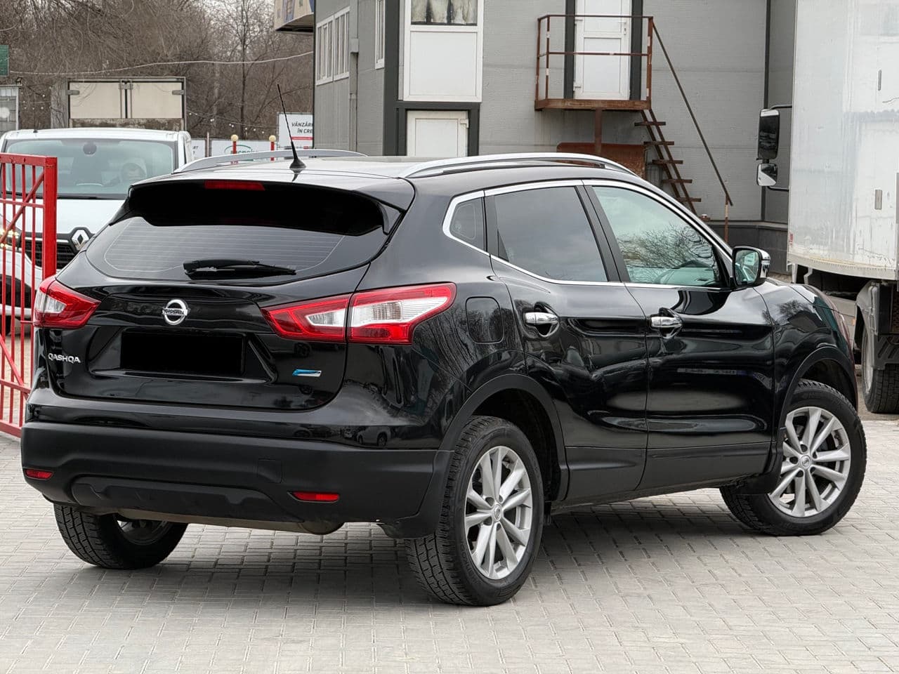 2015 Nissan Qashqai — Miniatură 3