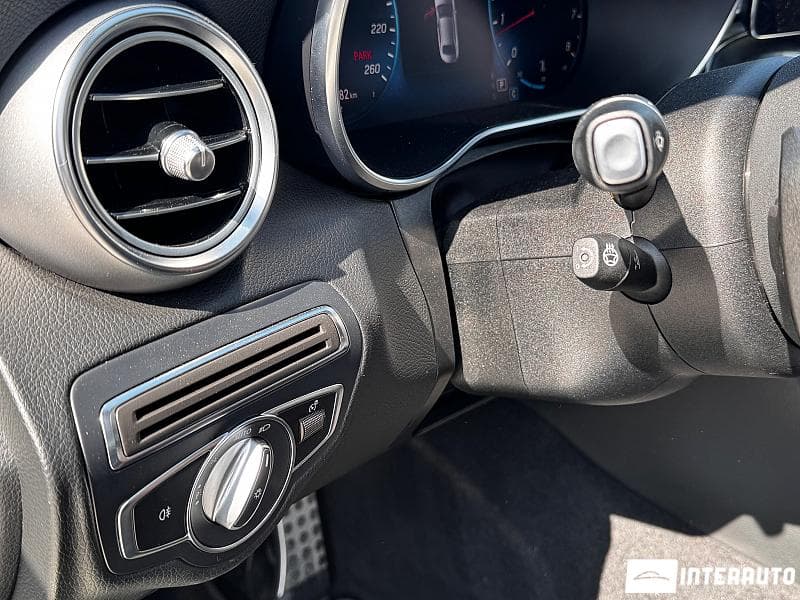 2021 Mercedes C 300 — Miniatură 15