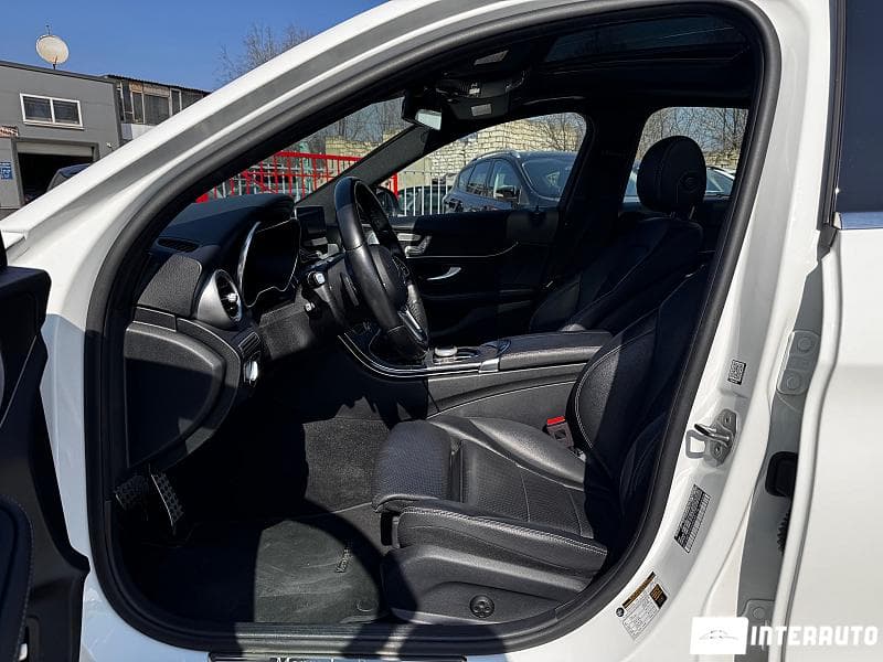2021 Mercedes C 300 — Miniatură 5