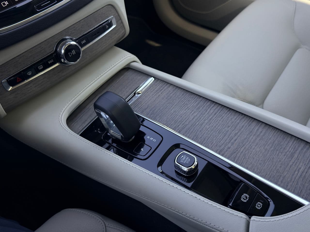 2023 Volvo XC 90 — Miniatură 20