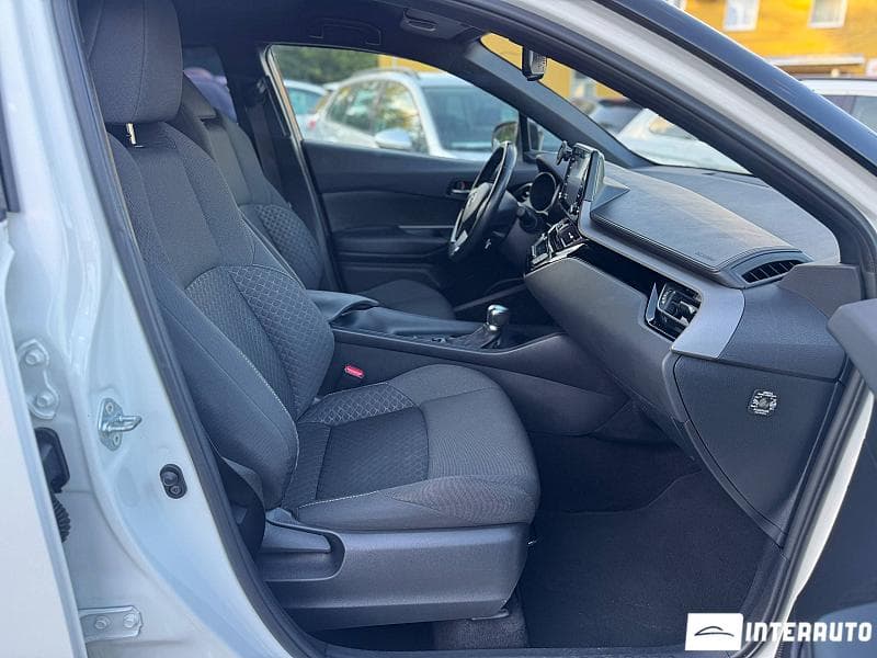 2022 Toyota C-HR — Miniatură 15