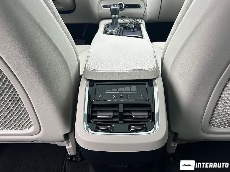 2022 Volvo XC 90 — Miniatură 17