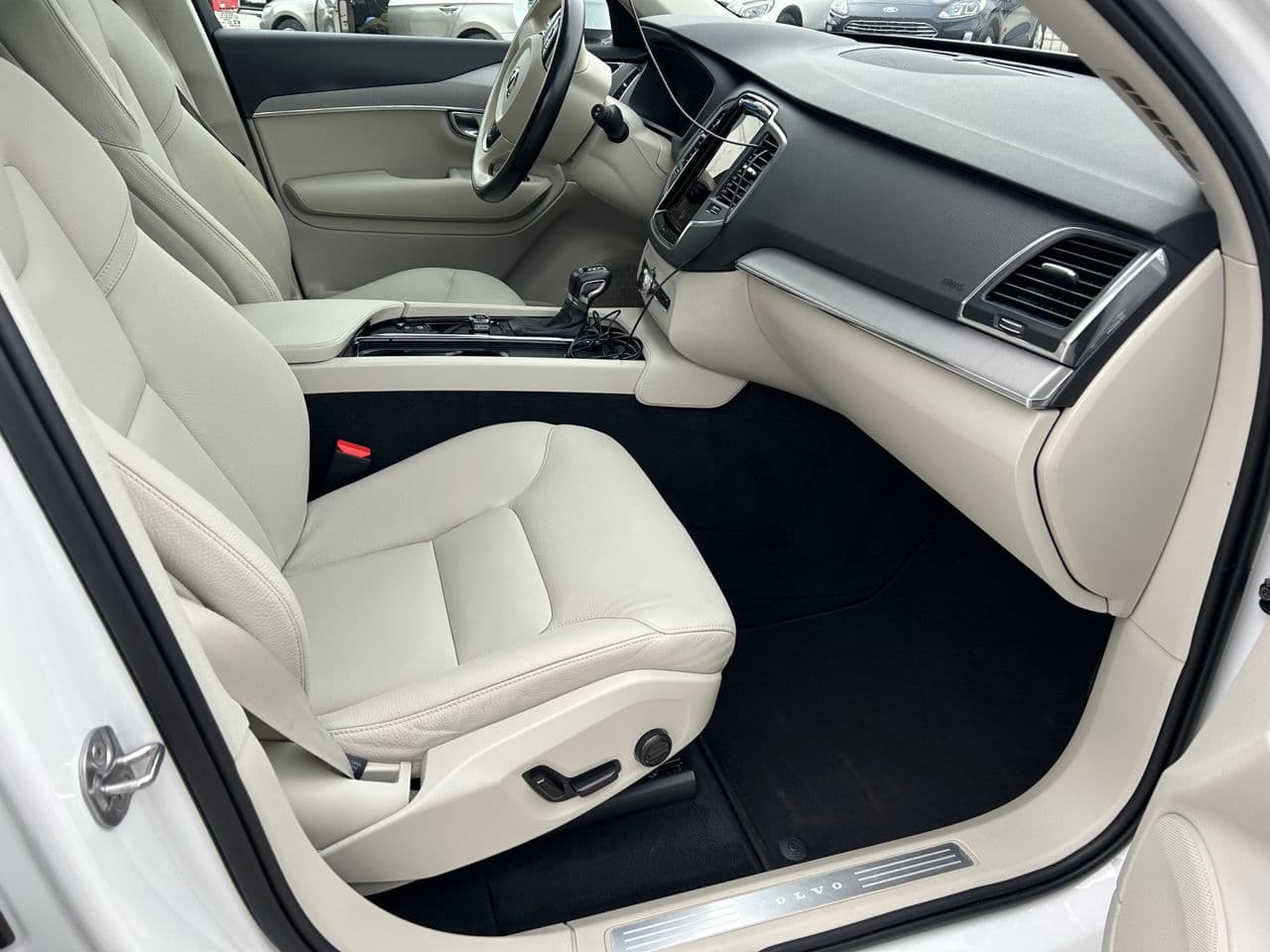 2022 Volvo XC 90 — Miniatură 15