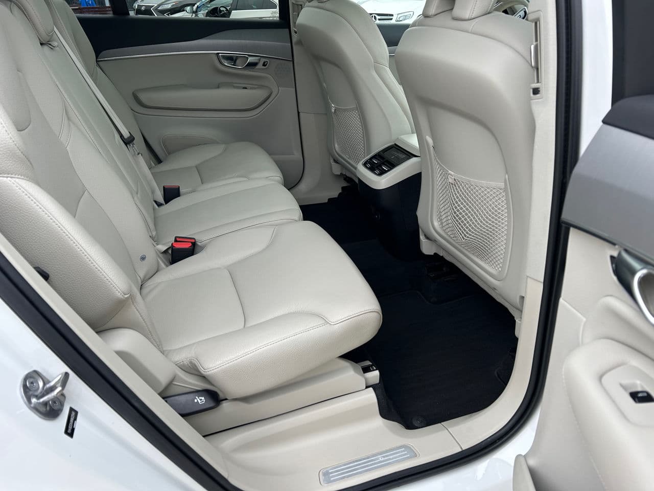 2022 Volvo XC 90 — Miniatură 18