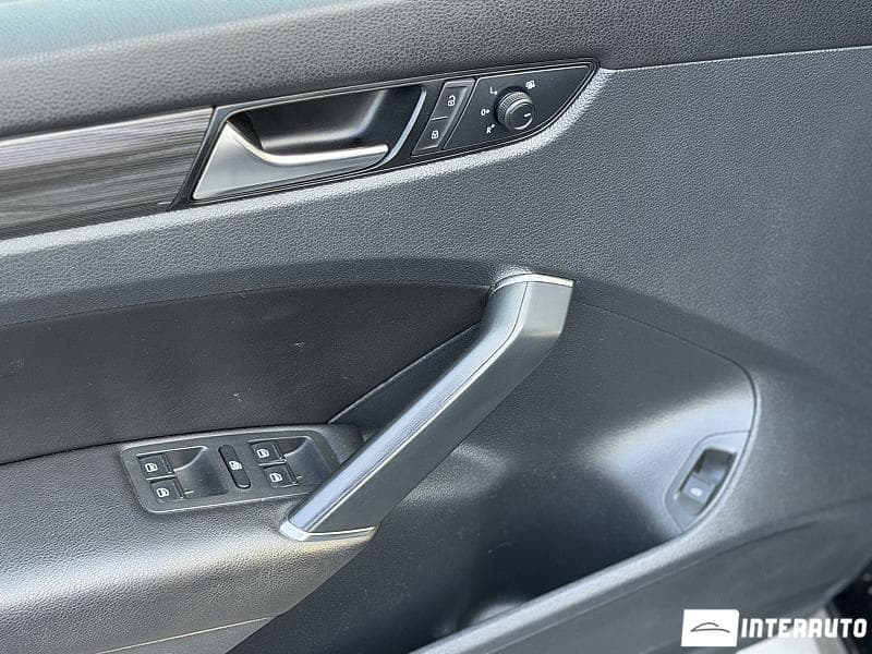 2020 Volkswagen Passat — Miniatură 8