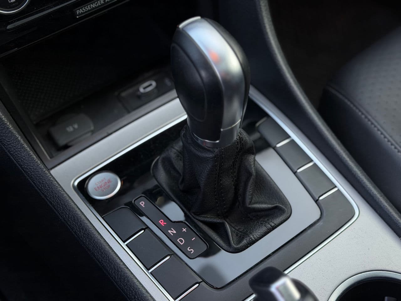 2020 Volkswagen Passat — Miniatură 16