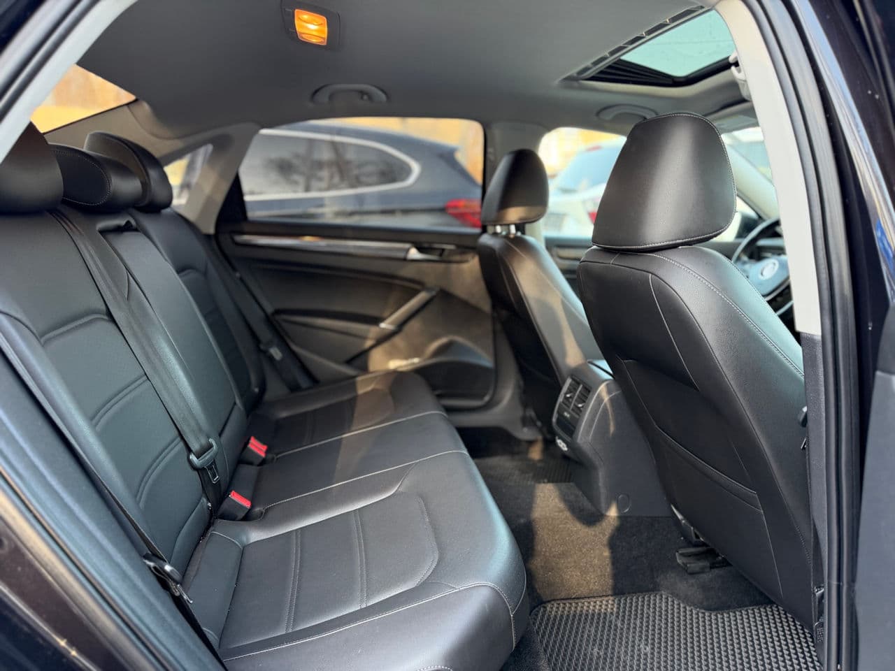 2020 Volkswagen Passat — Miniatură 19