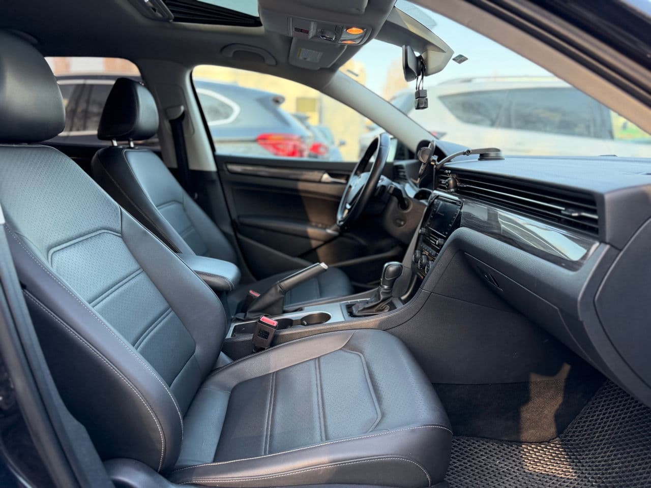 2020 Volkswagen Passat — Miniatură 20