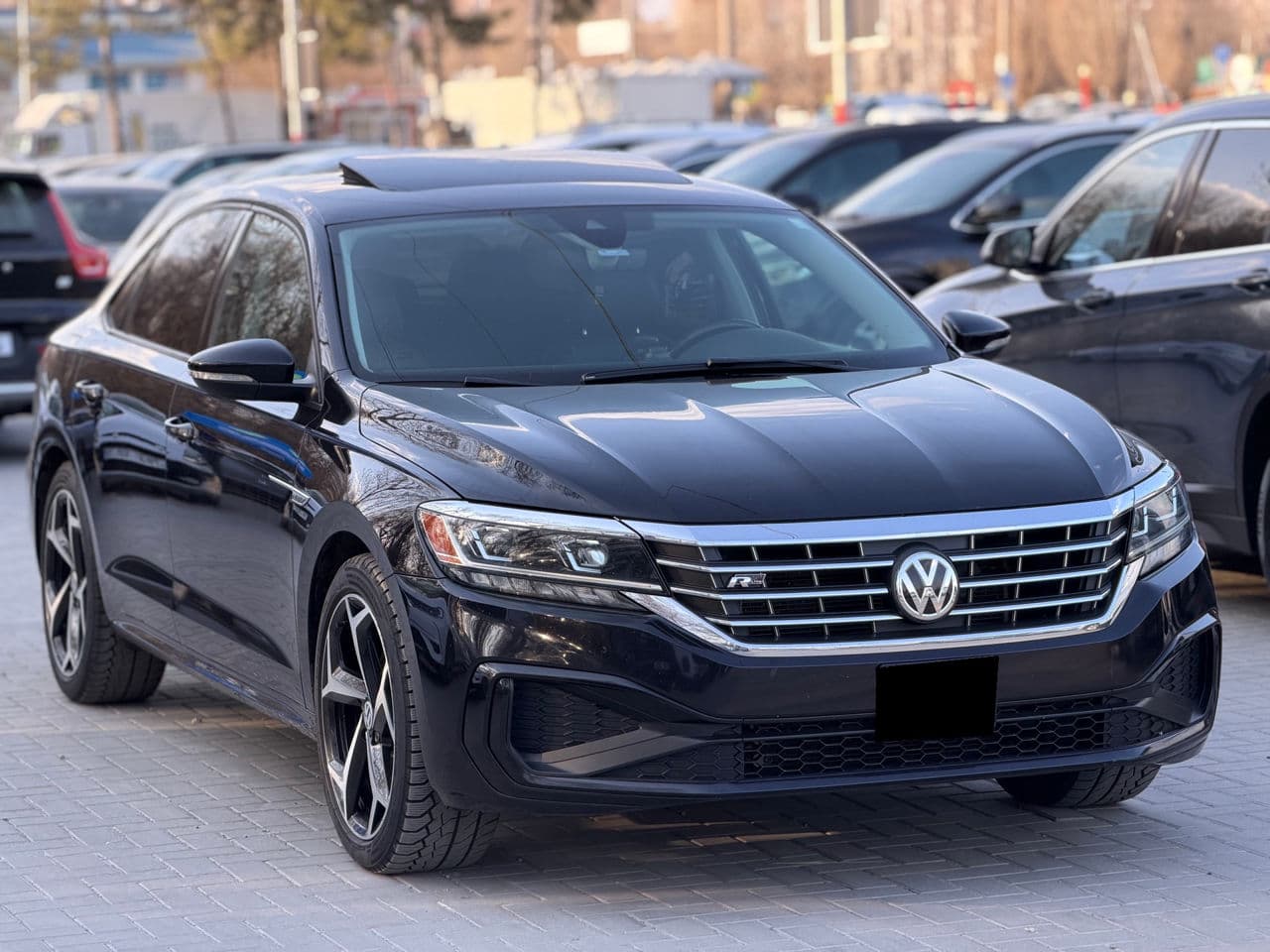 2020 Volkswagen Passat — Miniatură 3