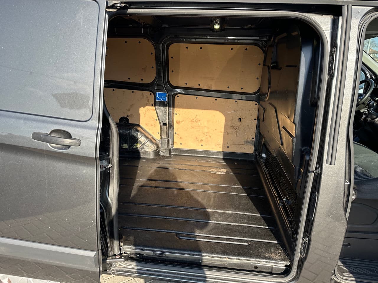 2017 Ford Transit — Miniatură 15