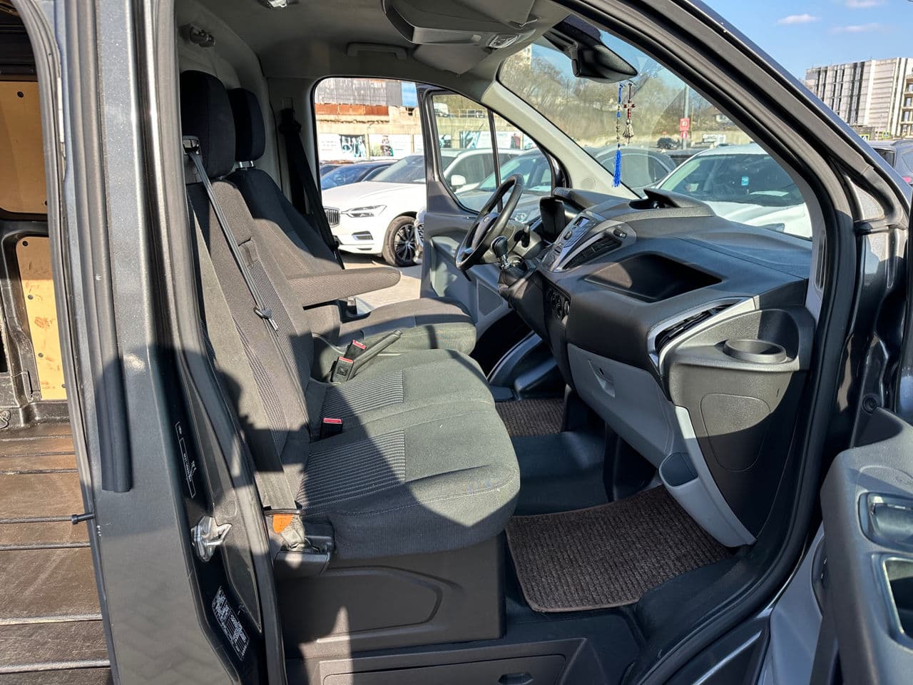 2017 Ford Transit — Miniatură 13