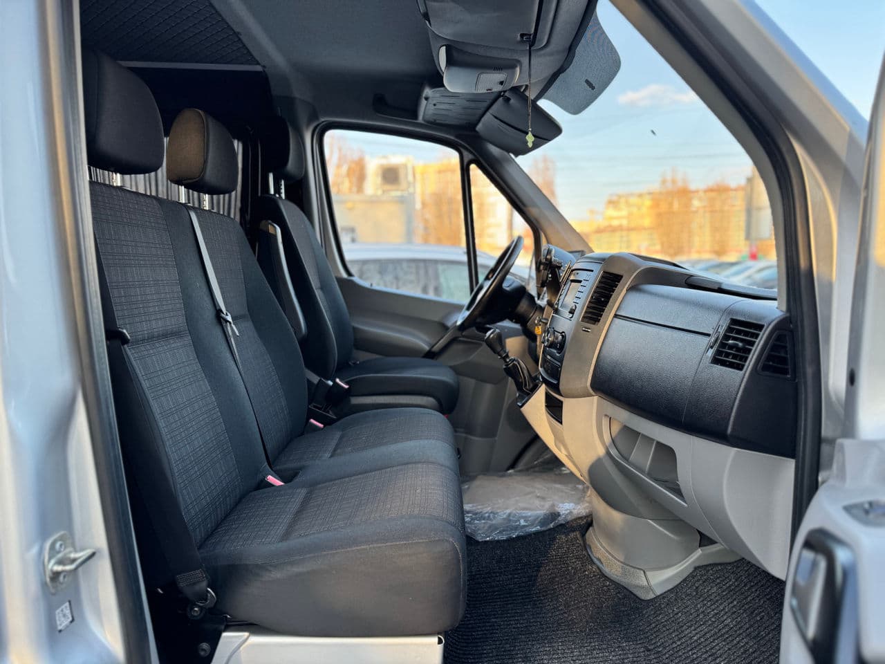 2016 Mercedes Sprinter — Miniatură 15