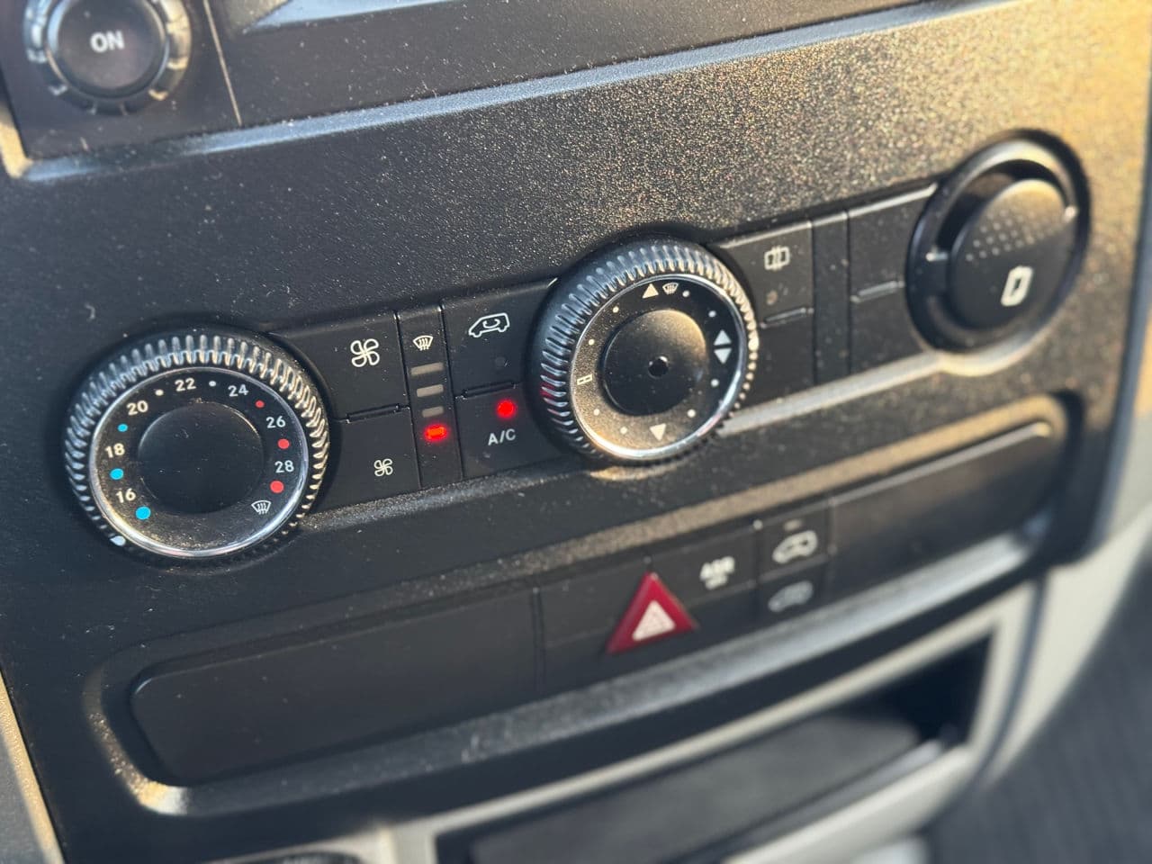 2016 Mercedes Sprinter — Miniatură 13