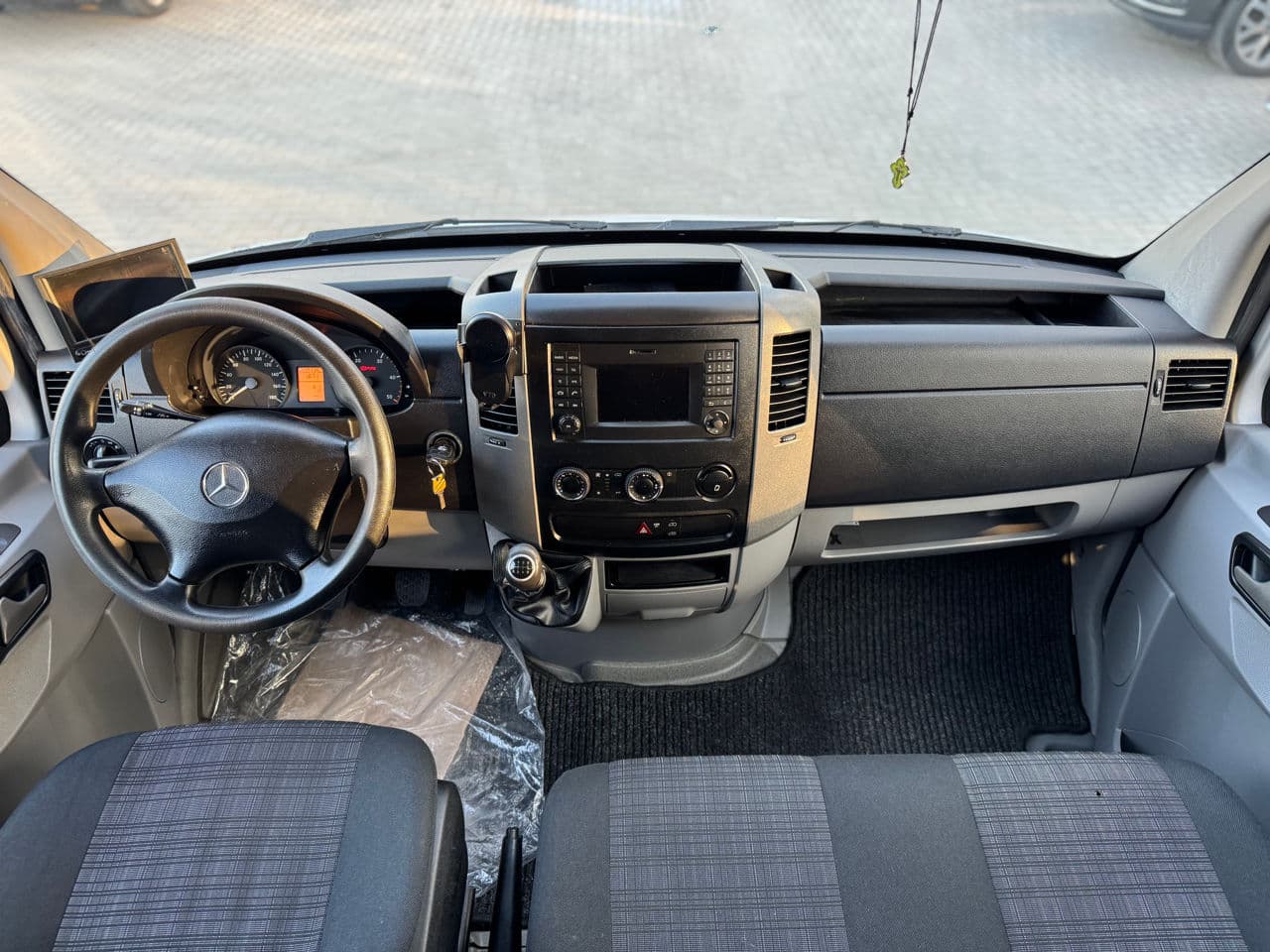 2016 Mercedes Sprinter — Miniatură 8