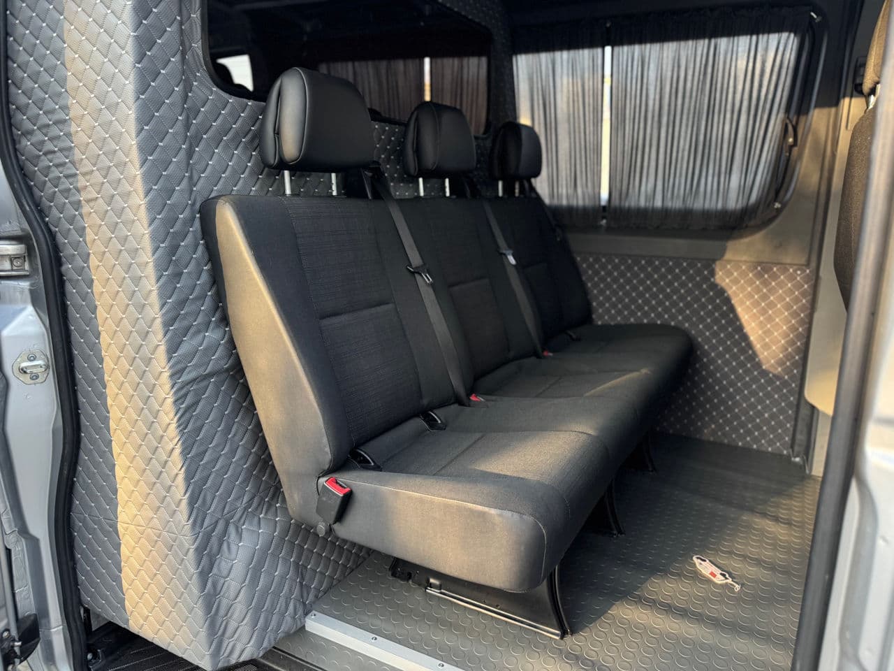 2016 Mercedes Sprinter — Miniatură 16