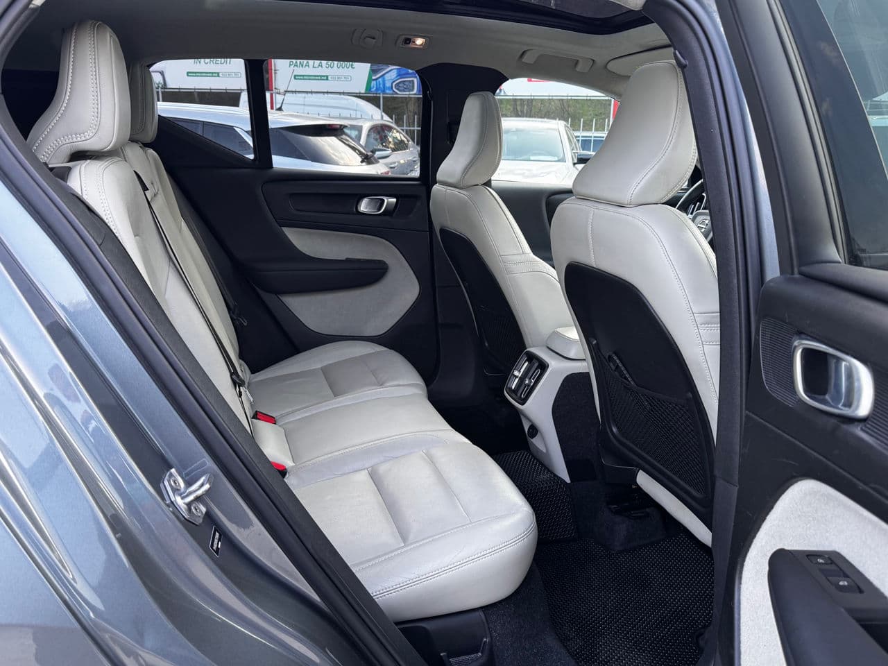 Volvo XC 40 2019 — Миниатюра 8