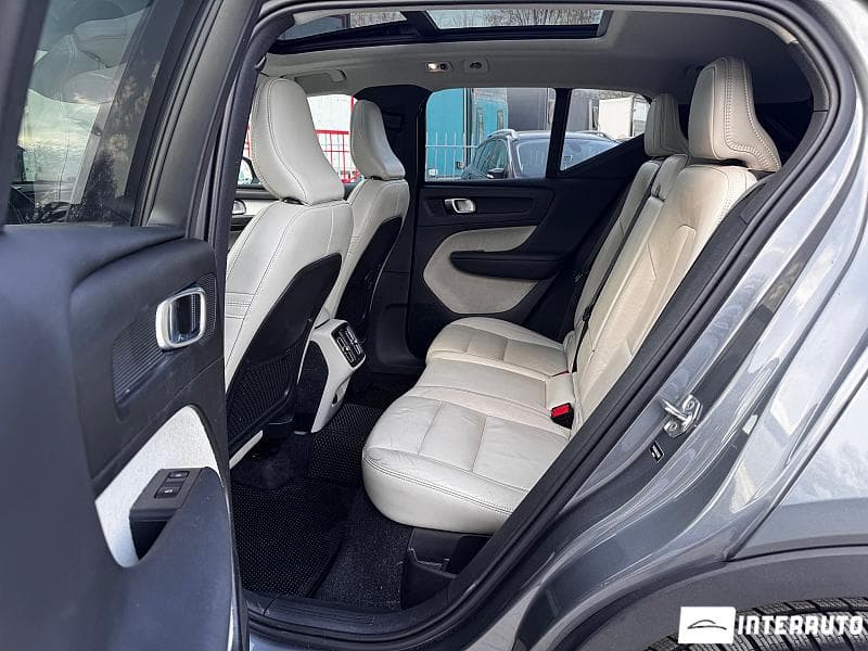 Volvo XC 40 2019 — Миниатюра 7