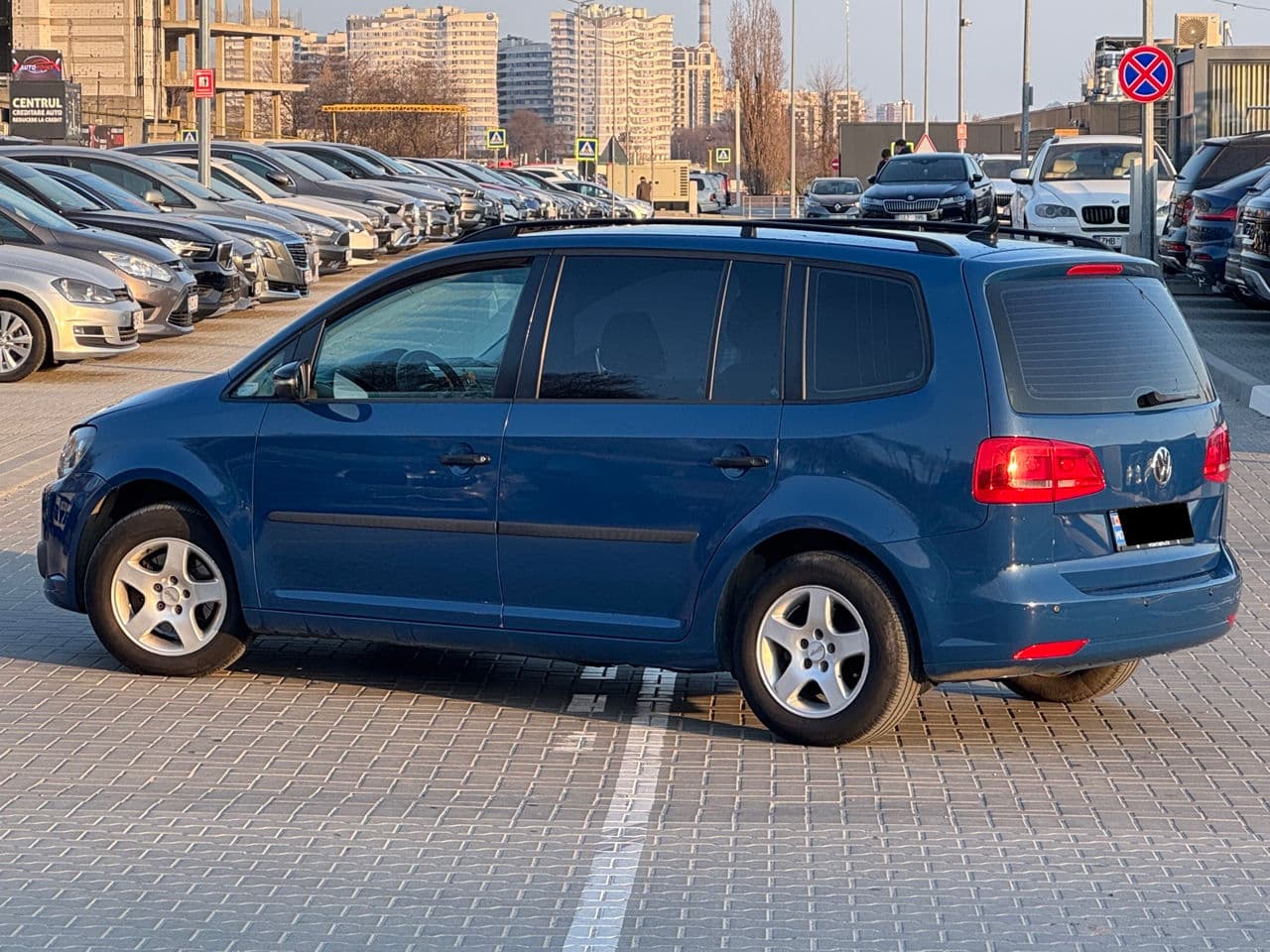 2011 Volkswagen Touran — Miniatură 4