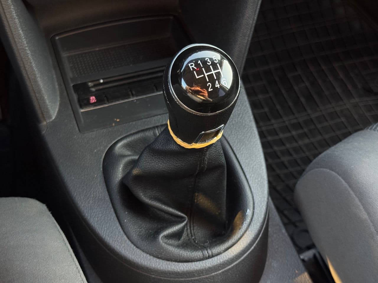 2011 Volkswagen Touran — Miniatură 11