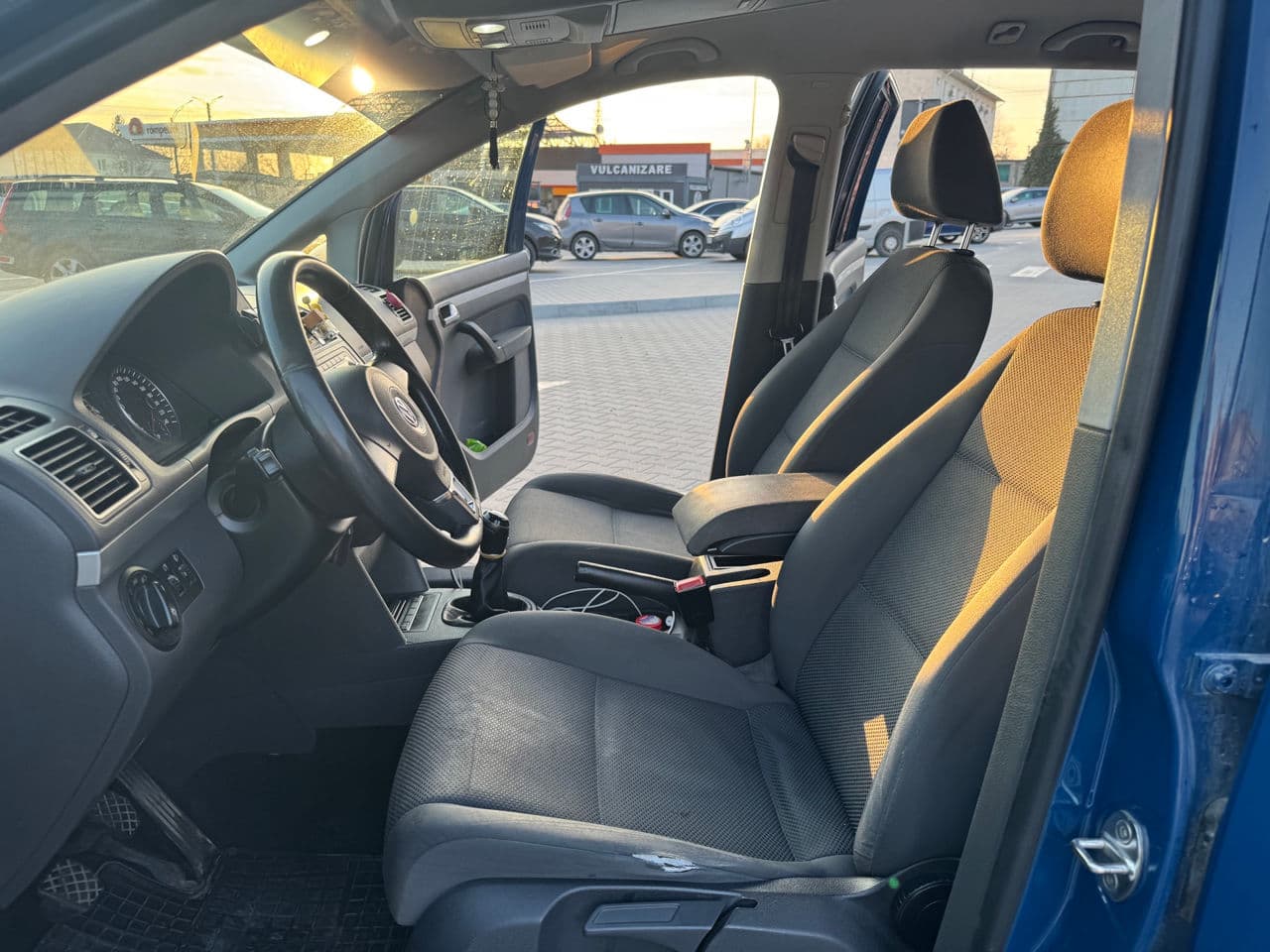2011 Volkswagen Touran — Miniatură 5