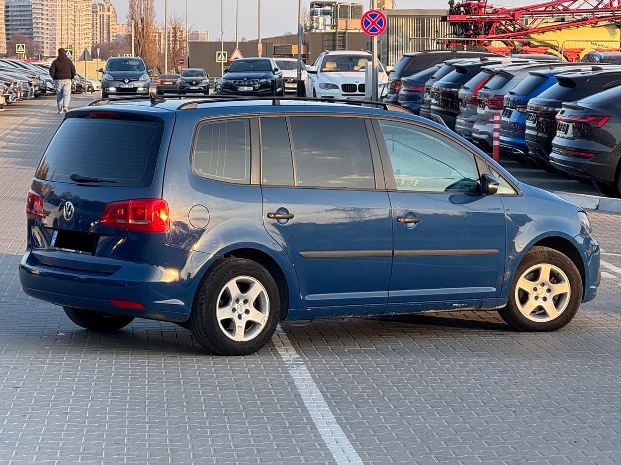 2011 Volkswagen Touran — Miniatură 3