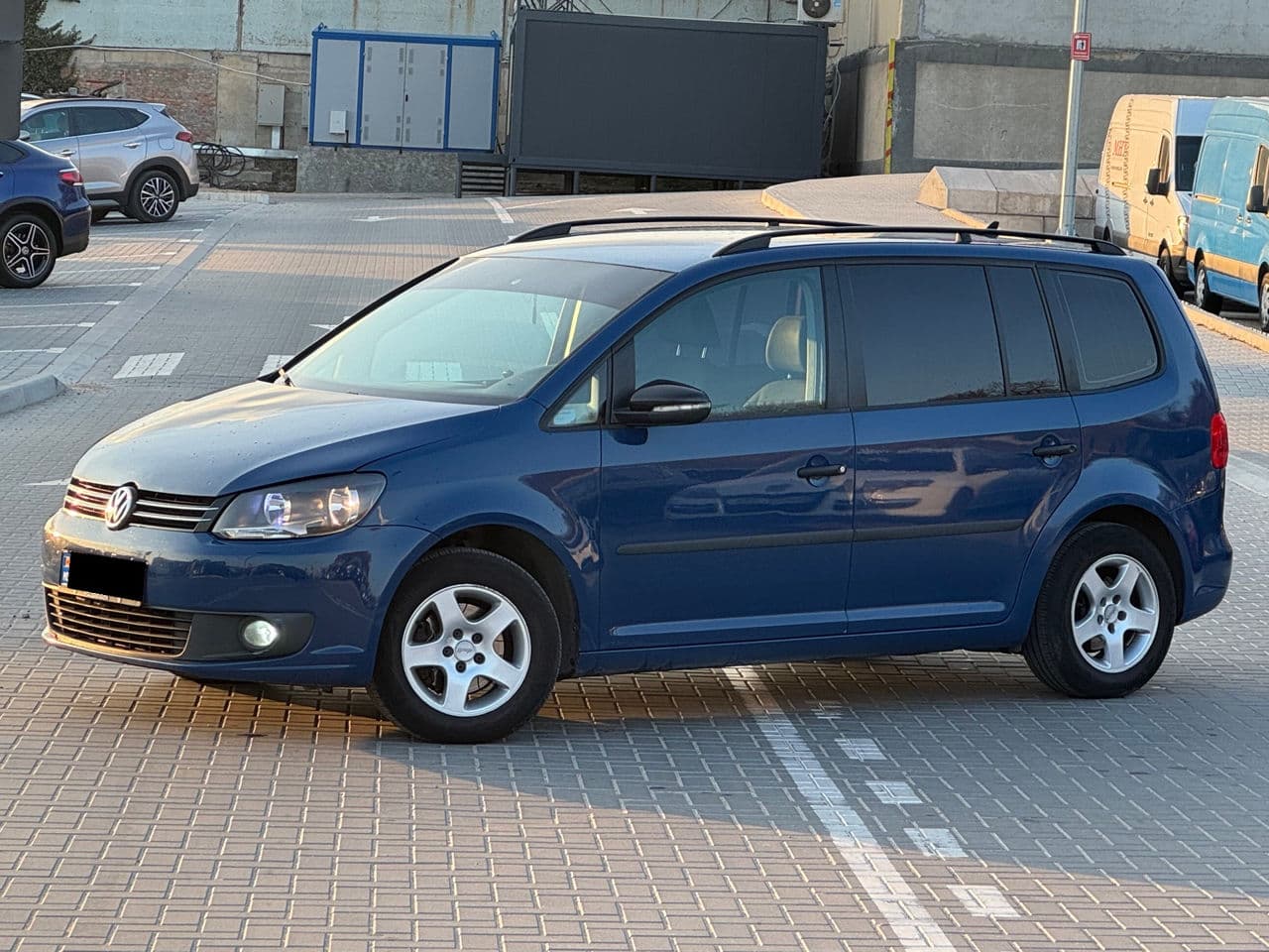 2011 Volkswagen Touran — Miniatură 2