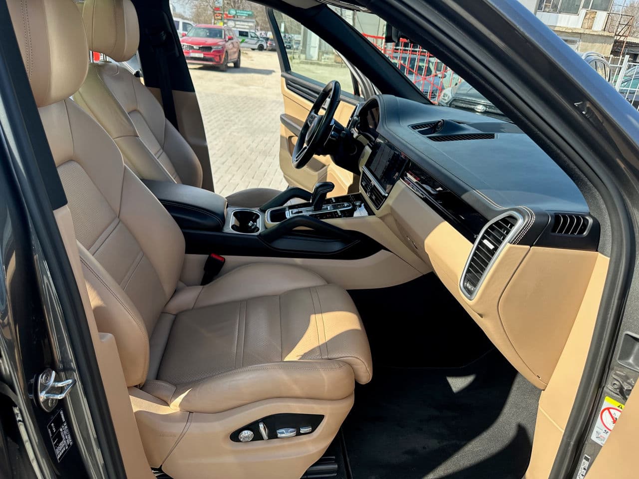2020 Porsche Cayenne E-Hybrid — Miniatură 5
