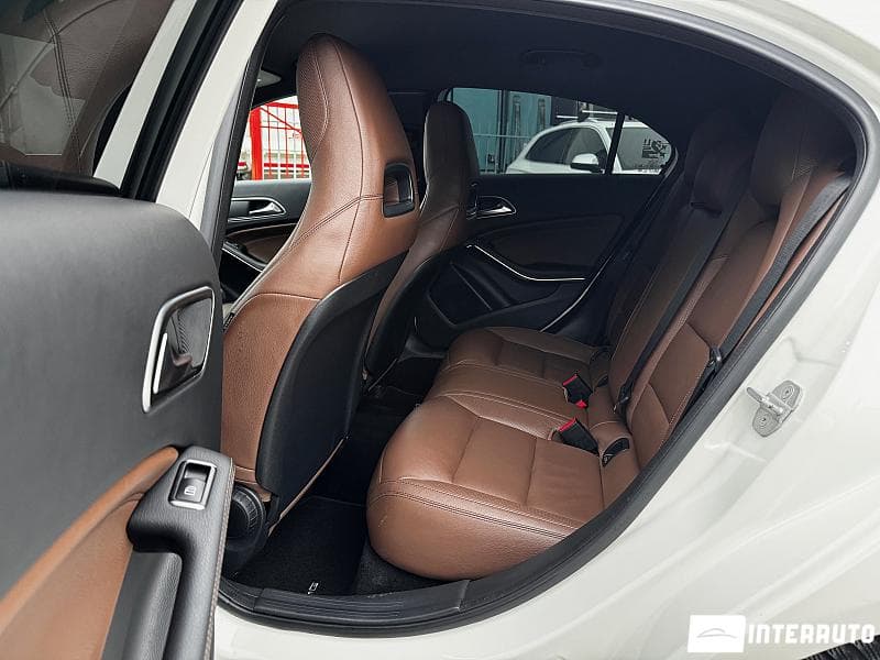2018 Mercedes A 45 AMG — Miniatură 7