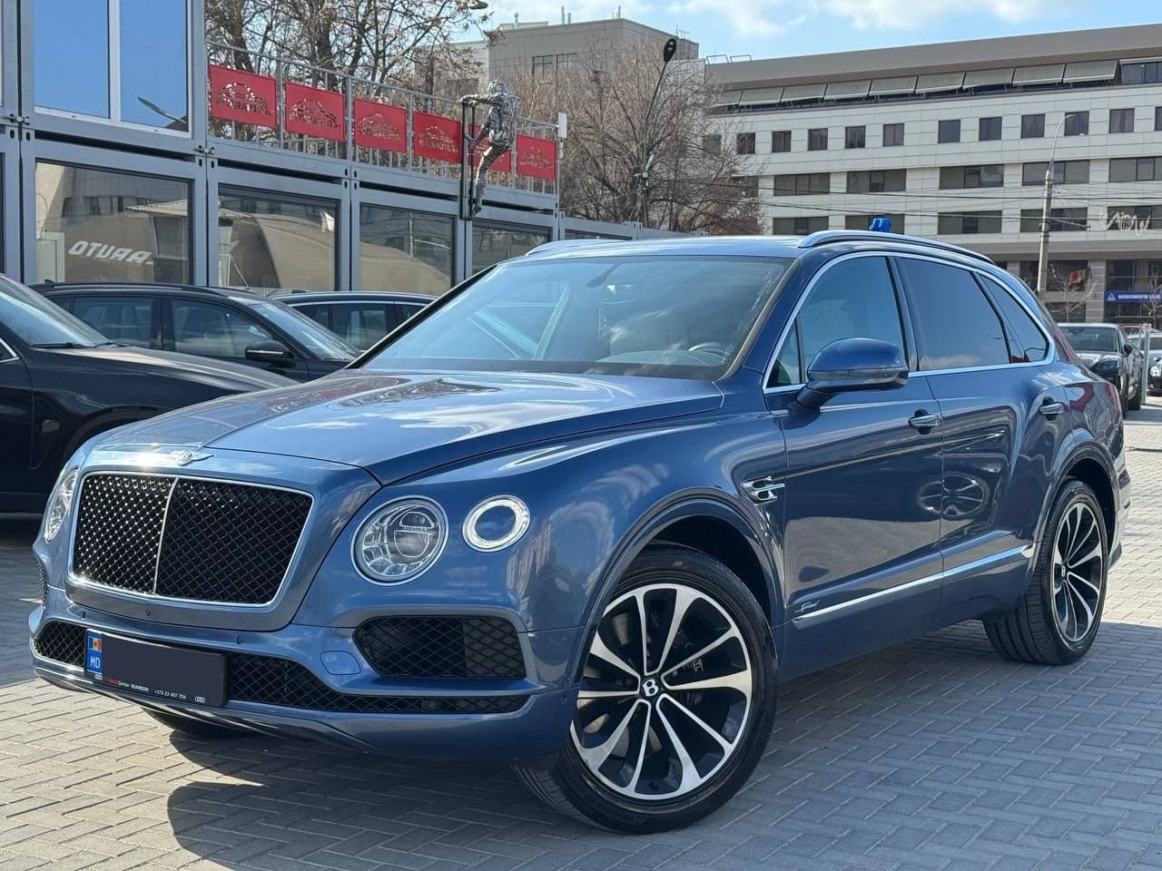 2018 Bentley Bentayga — Miniatură 2
