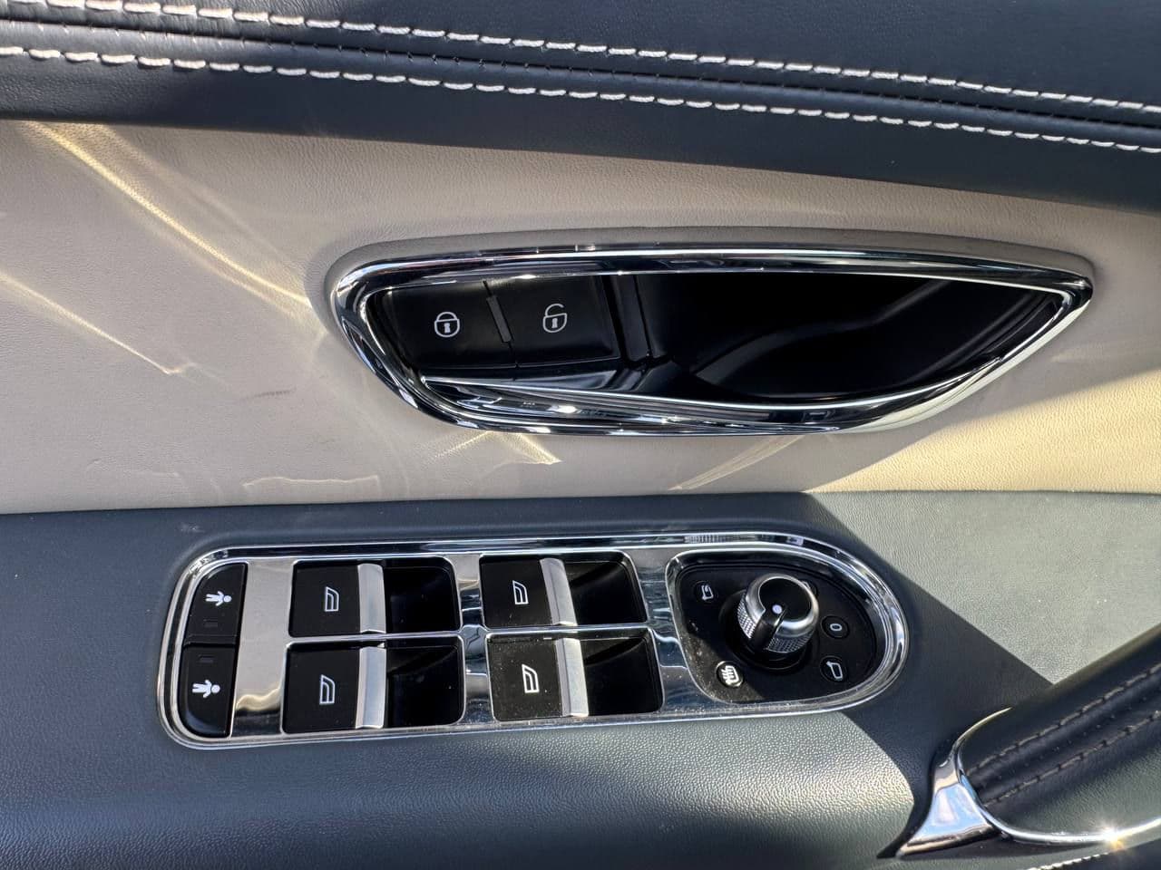 2018 Bentley Bentayga — Miniatură 9