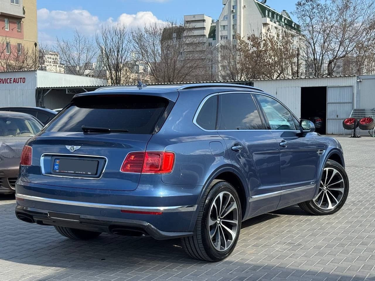 2018 Bentley Bentayga — Miniatură 3