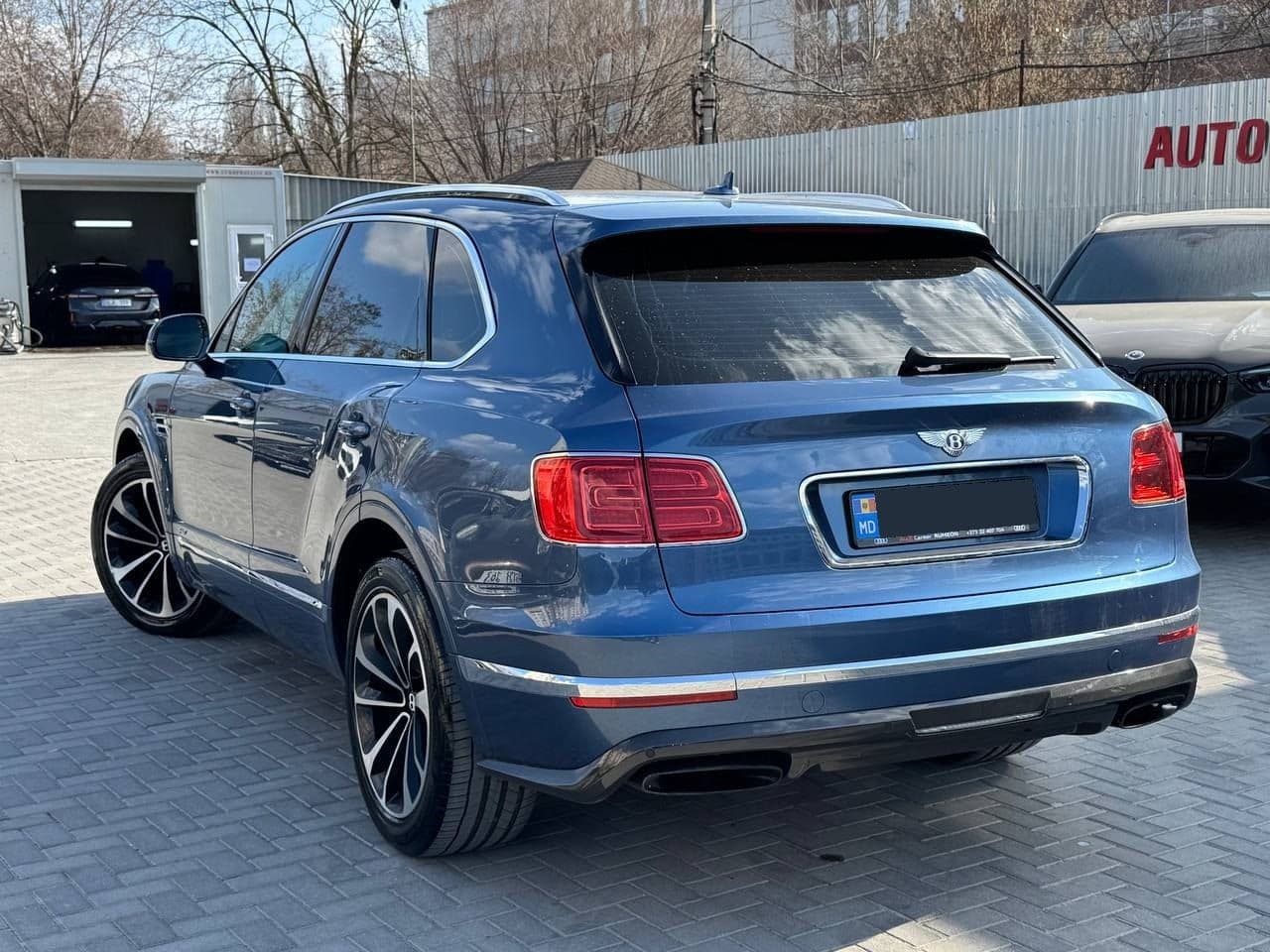 2018 Bentley Bentayga — Miniatură 4