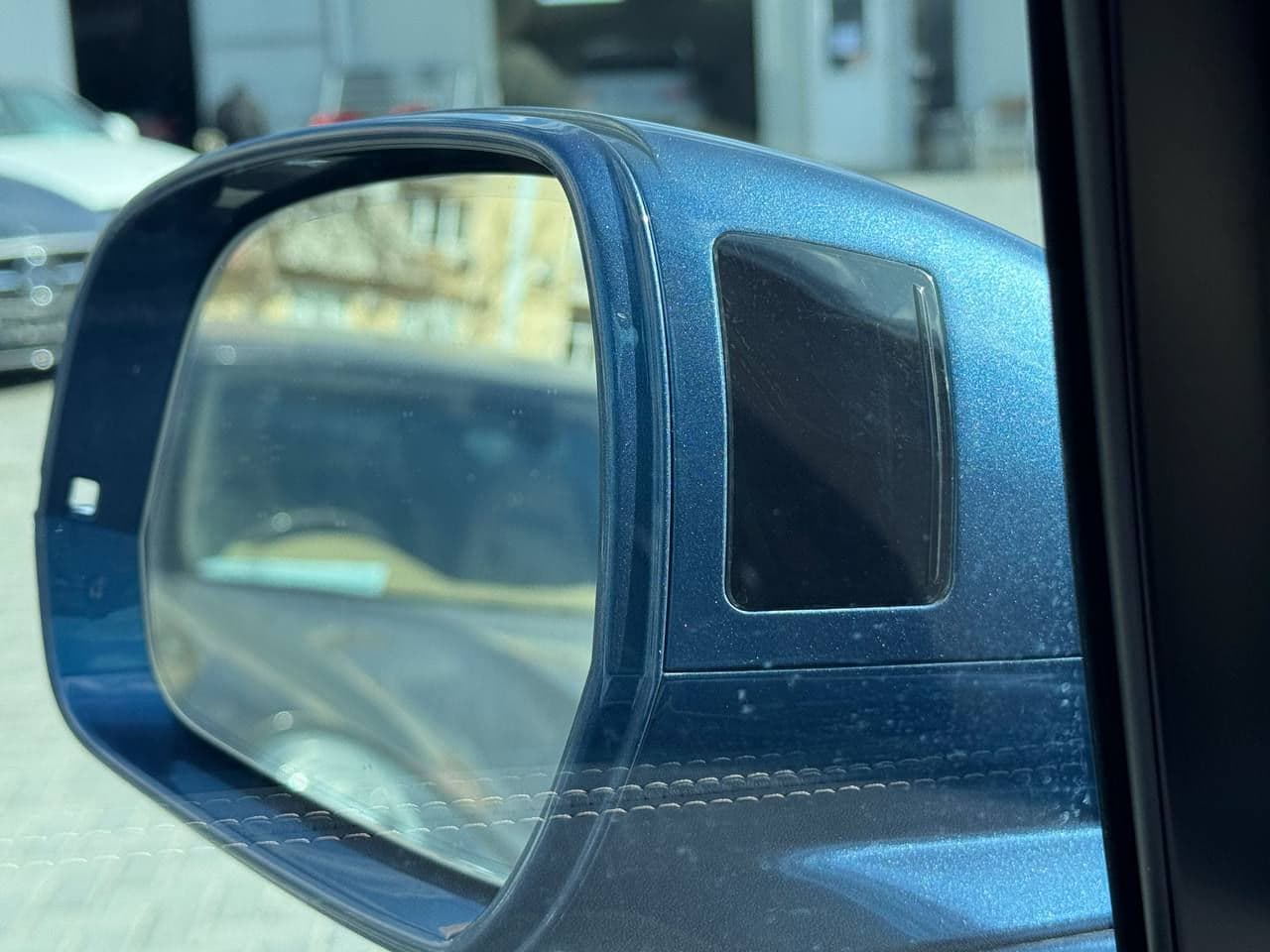 2018 Bentley Bentayga — Miniatură 5