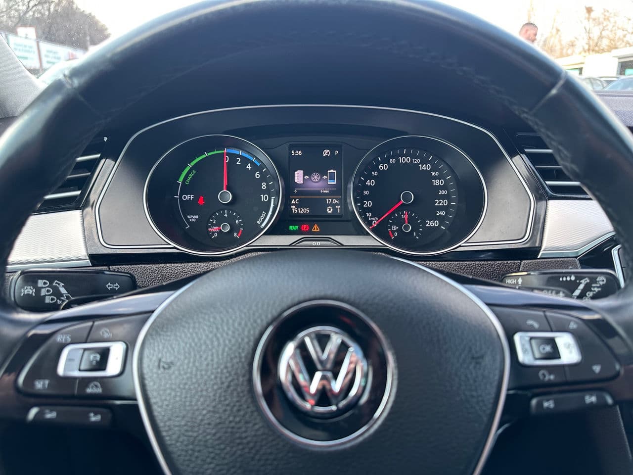 2016 Volkswagen Passat GTE — Miniatură 10