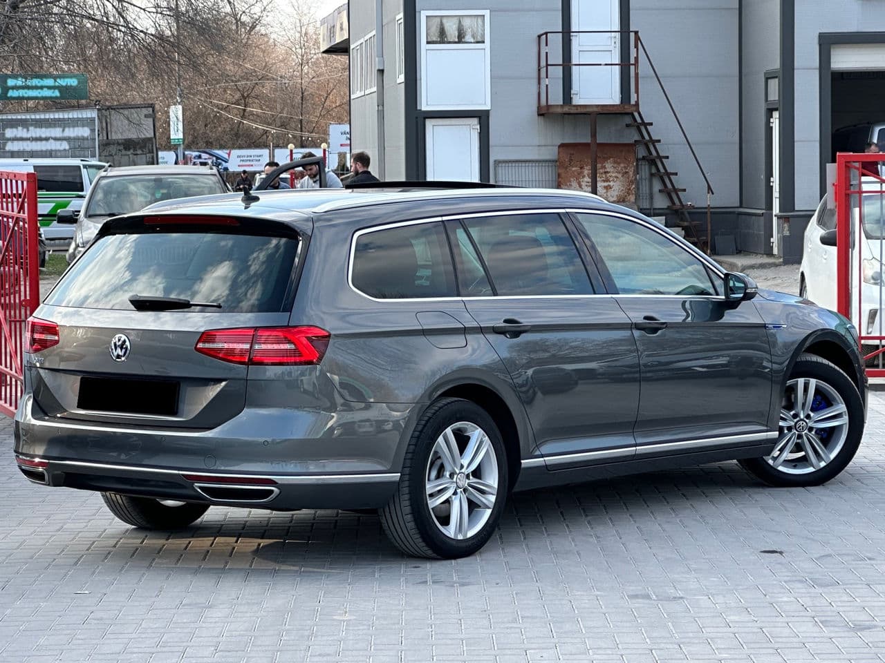 2016 Volkswagen Passat GTE — Miniatură 2