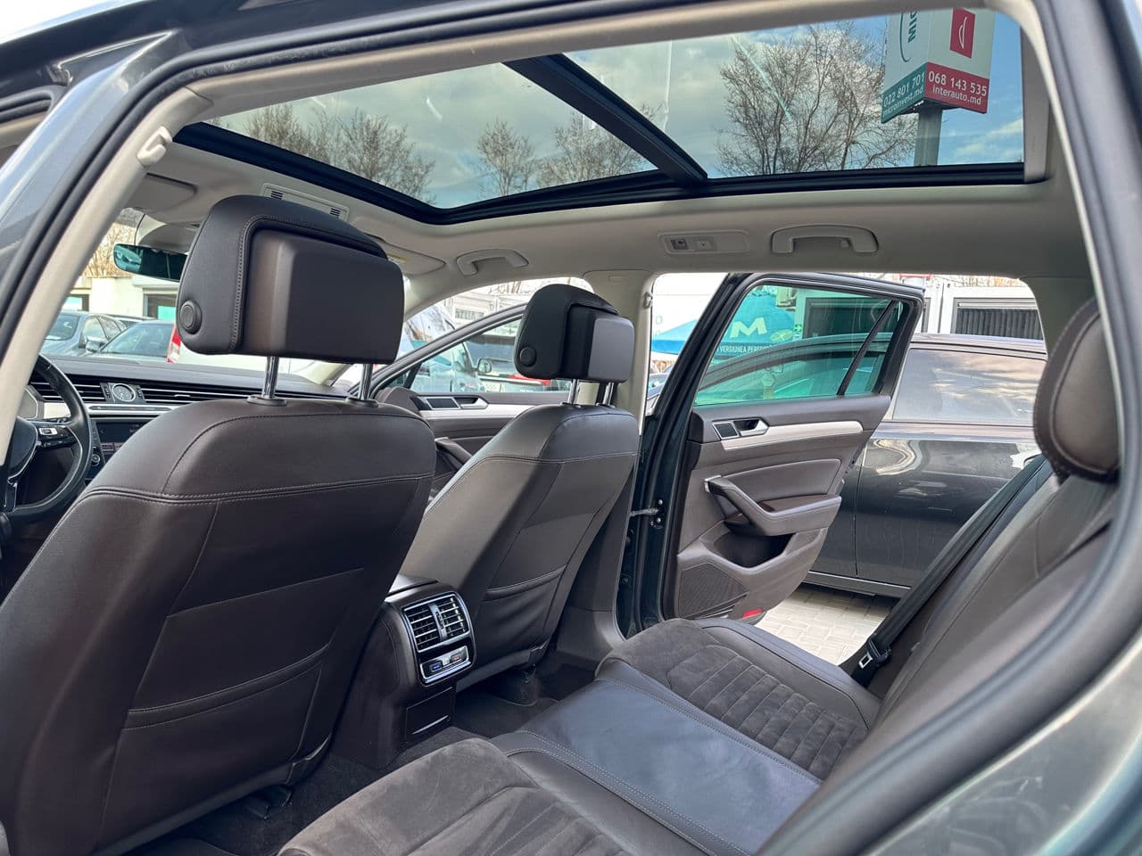 2016 Volkswagen Passat GTE — Miniatură 8