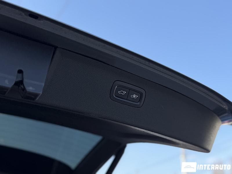 Volvo XC 90 2018 — Миниатюра 6
