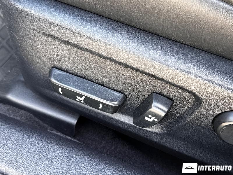 2013 Lexus IS 300h — Miniatură 15