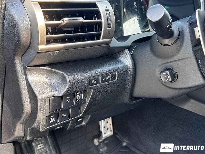 2013 Lexus IS 300h — Miniatură 13